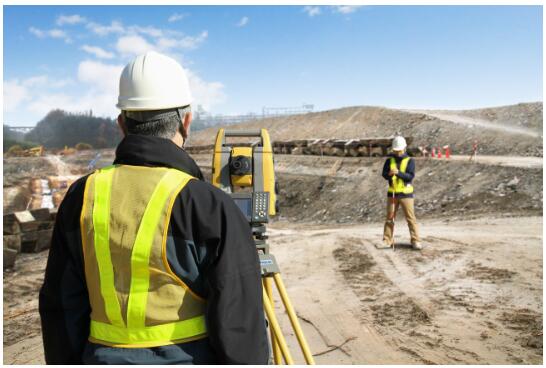 拓普康高精度測(cè)量機(jī)器人外業(yè)現(xiàn)場 拓普康高精度測(cè)量機(jī)器人外業(yè)現(xiàn)場